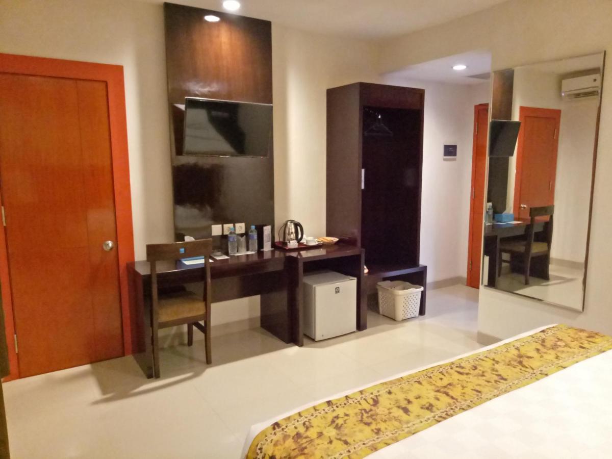 Jelita Bandara Hotel Banjarbaru Buitenkant foto