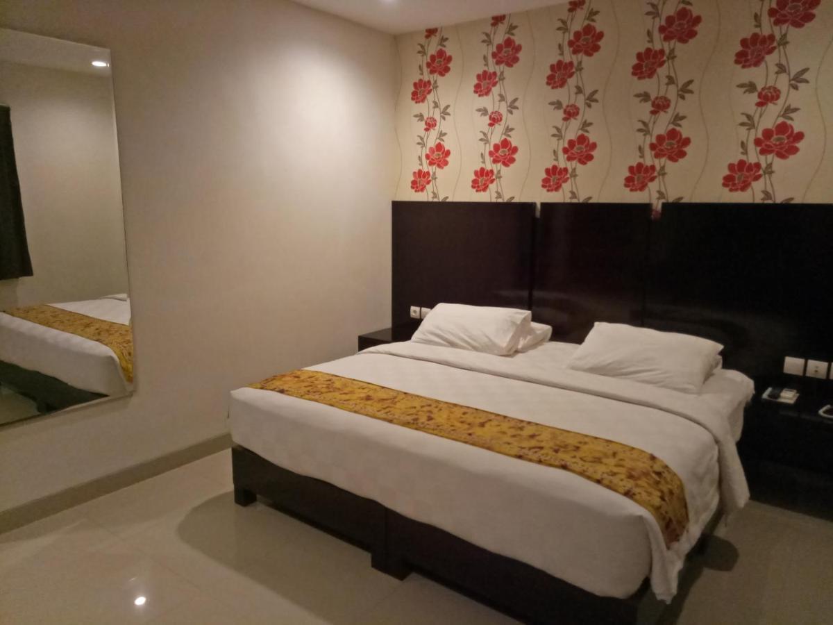 Jelita Bandara Hotel Banjarbaru Buitenkant foto