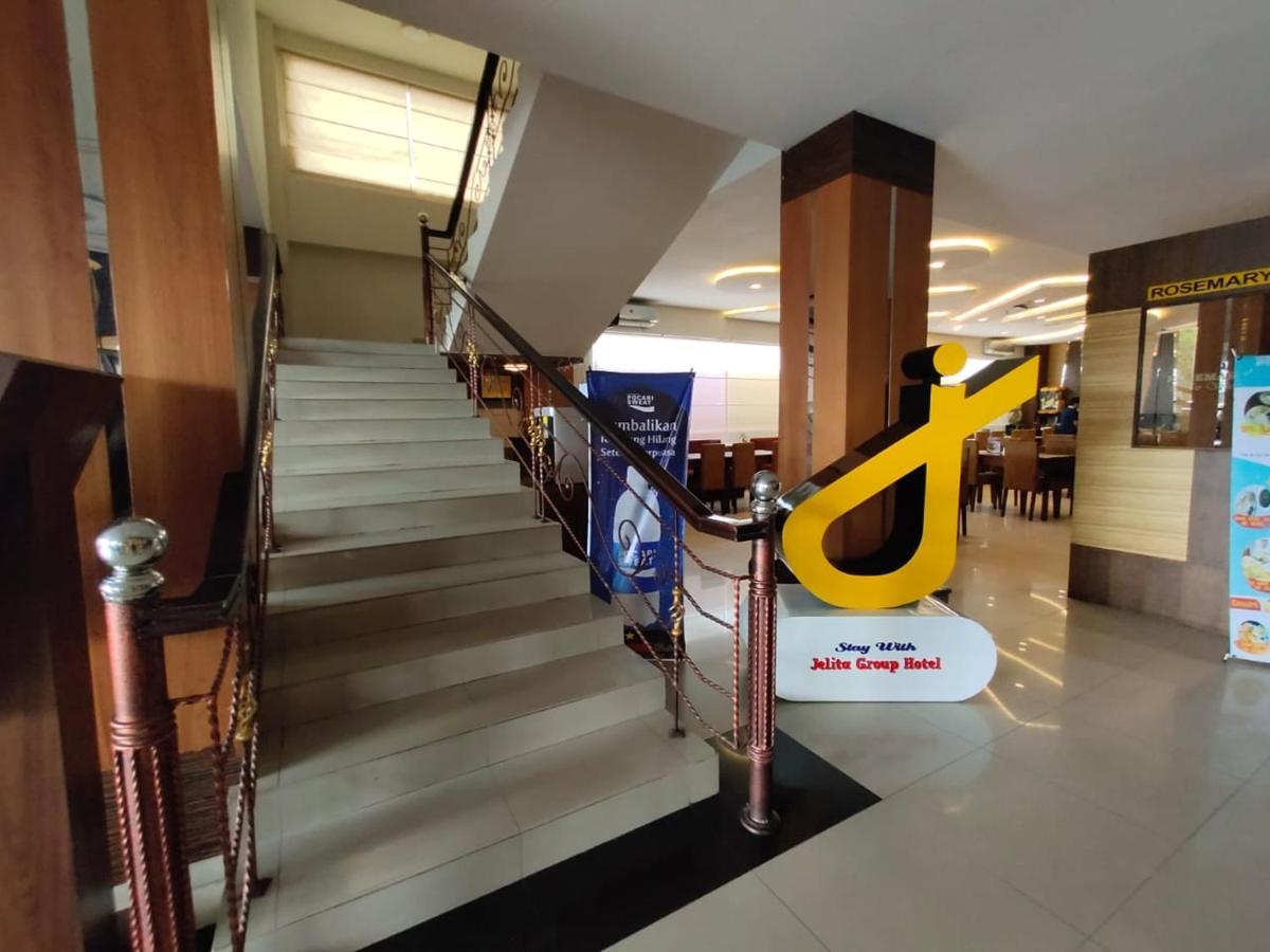 Jelita Bandara Hotel Banjarbaru Buitenkant foto